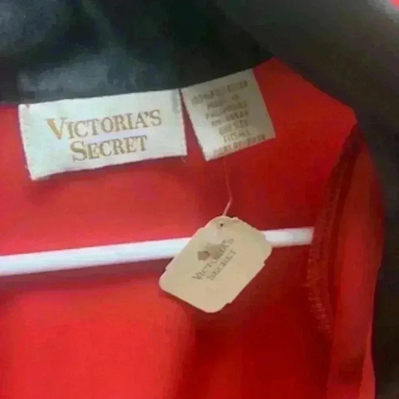 Vintage Victoria Secret Robe with the blouse - Picture 2 of 9